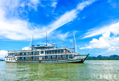 【越南下龍灣旅遊】海上Villa過夜「蘭夏灣五星頂級遊船 AZALEA CRUISES(3天2夜)」~超酷我在下龍灣游泳