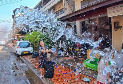 {寮國行旅} 滿城盡是….落湯雞