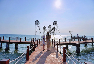 【2023越南富國島】異形沙灘日落沙灘 IG打卡夕陽美景 海上長腿大象 鳥巢樹屋 盪鞦韆賞黃昏海景